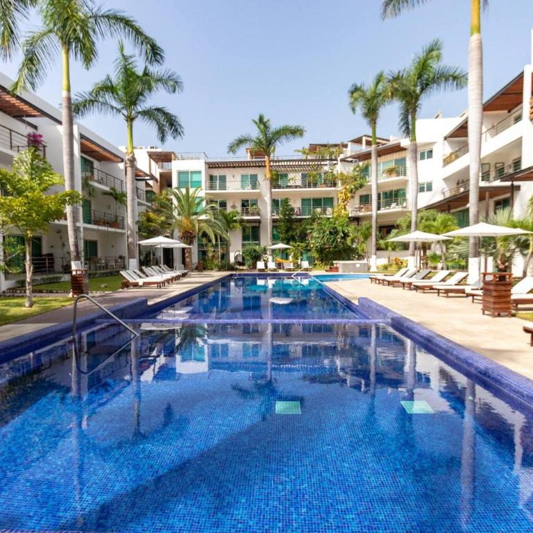 Modern 2 BR Condo Colorful and Creative - At Via 38 Condos A13 - Two-Bedroom Apartment - 23
