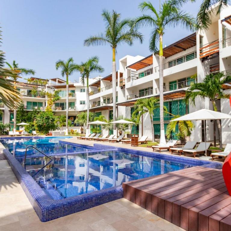 Modern 2 BR Condo Colorful and Creative - At Via 38 Condos A13 - Two-Bedroom Apartment - 25