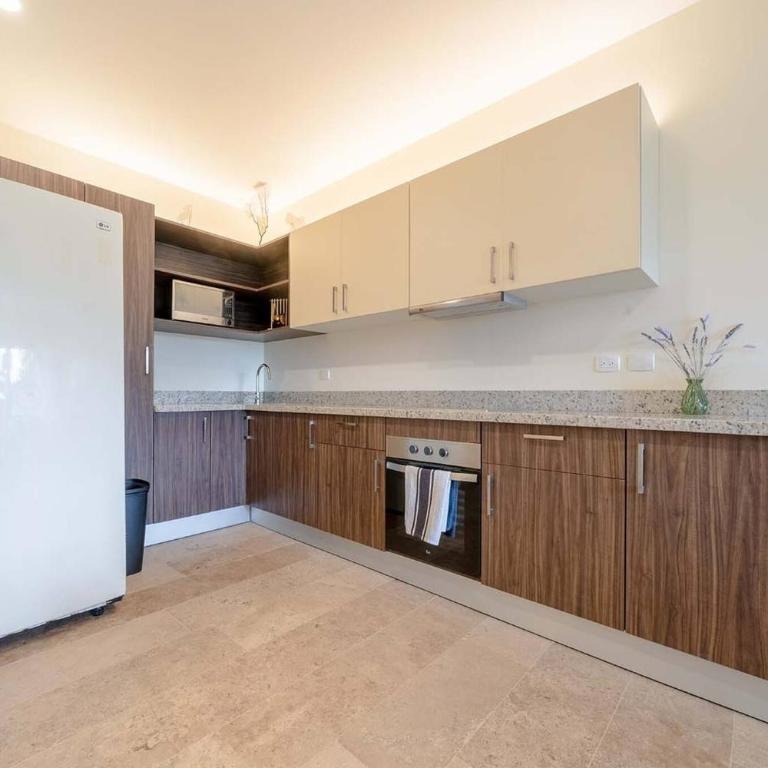 Condo Verde Oasis - Central 2 bedroom with pool, gym, private terrace - At Veranto Condos - Two-Bedroom Apartment - 10