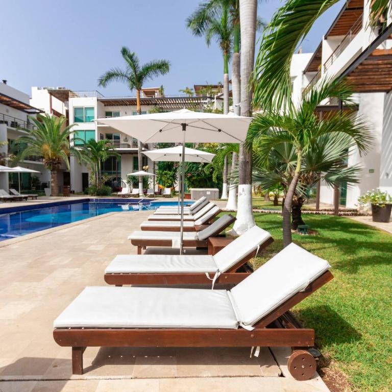 Modern 2 BR Condo Colorful and Creative - At Via 38 Condos A13 - Two-Bedroom Apartment - 28