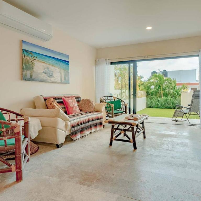 Condo Verde Oasis - Central 2 bedroom with pool, gym, private terrace - At Veranto Condos - Two-Bedroom Apartment - 13