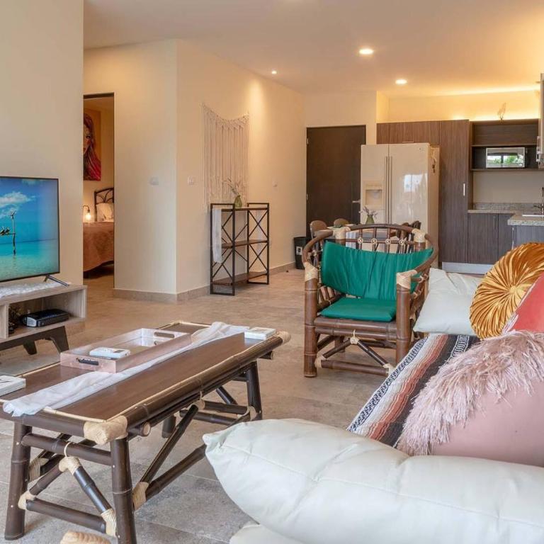 Condo Verde Oasis - Central 2 bedroom with pool, gym, private terrace - At Veranto Condos - Two-Bedroom Apartment - 15