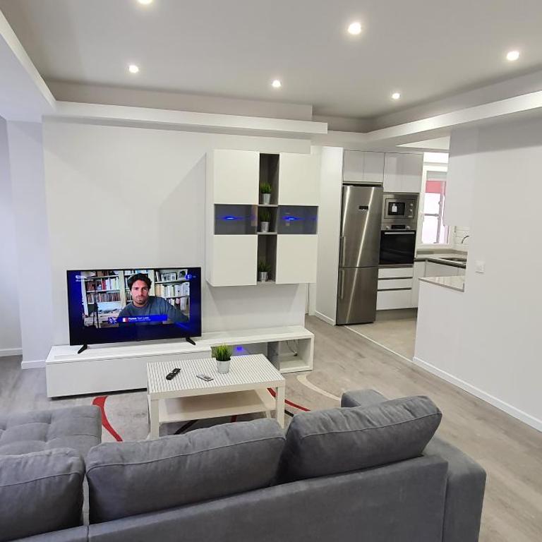 Comodidad cerca de la playa.. a un paso de todo! - Apartamento con balcón - 2