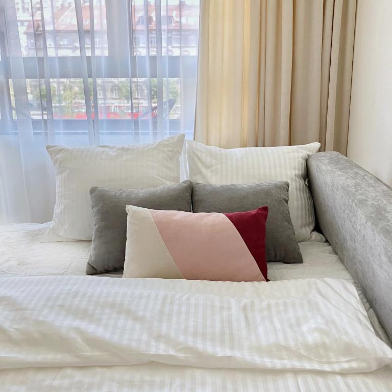 Waterfront Nights - One-Bedroom Apartment - 32