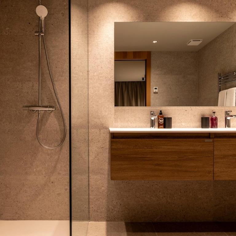 Luxury Mountain Stay l Entrada y Salida A Las Pistas De Esquí l GYM - SAUNA - POOL l by BonesVacances - Apartamento de 3 dormitorios - 5