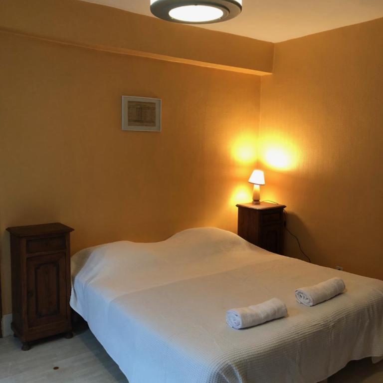 Maison des Templiers - Chambre Familiale avec Salle de Bains Commune - 2