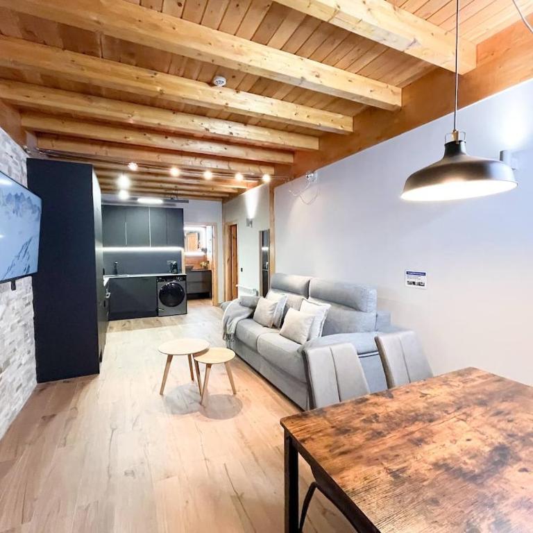 Rustic Retreat in Incles Valley Free Parking Mountain Views l by BonesVacances - Apartamento de 2 dormitorios - 11