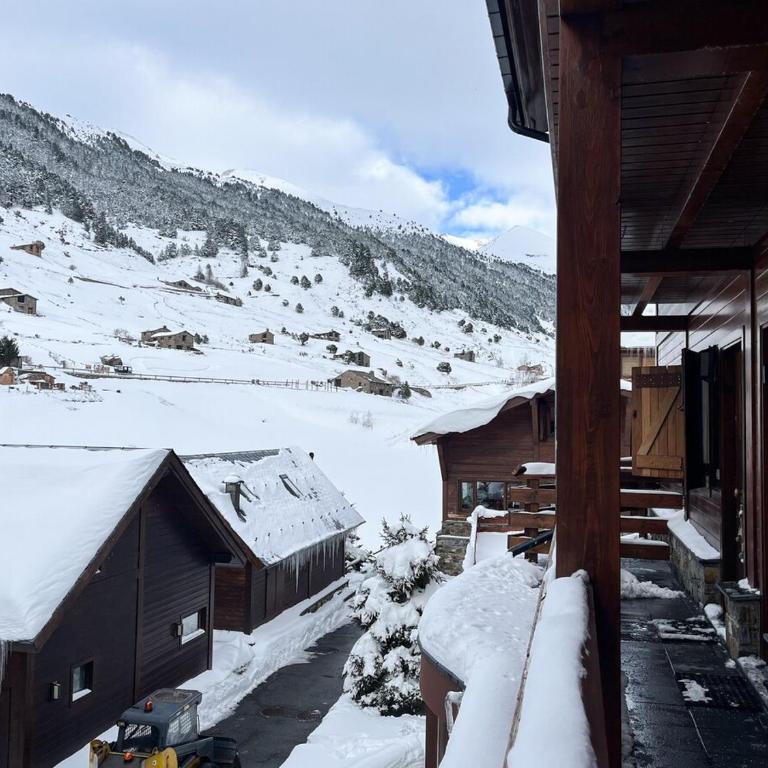 Rustic Retreat in Incles Valley Free Parking Mountain Views l by BonesVacances - Apartamento de 2 dormitorios - 60