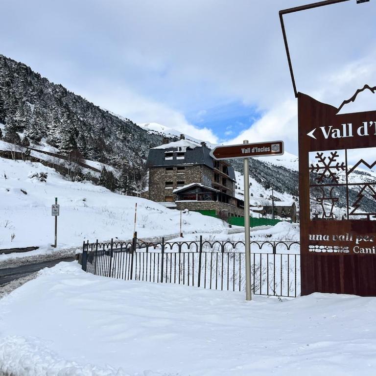 Rustic Retreat in Incles Valley Free Parking Mountain Views l by BonesVacances - Apartamento de 2 dormitorios - 61