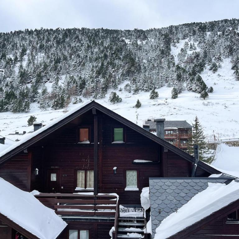 Rustic Retreat in Incles Valley Free Parking Mountain Views l by BonesVacances - Apartamento de 2 dormitorios - 62