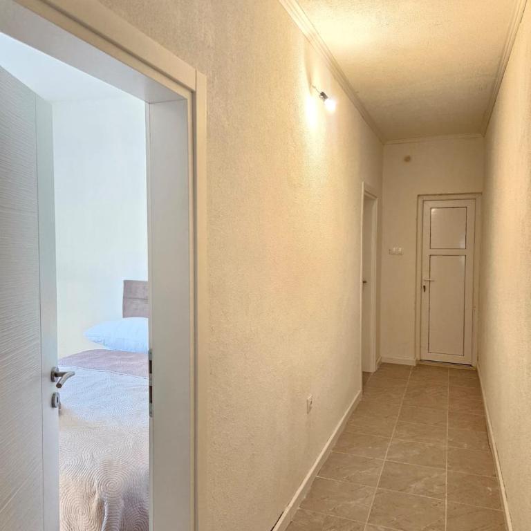 Glendale Apartment - One-Bedroom Apartment - 9