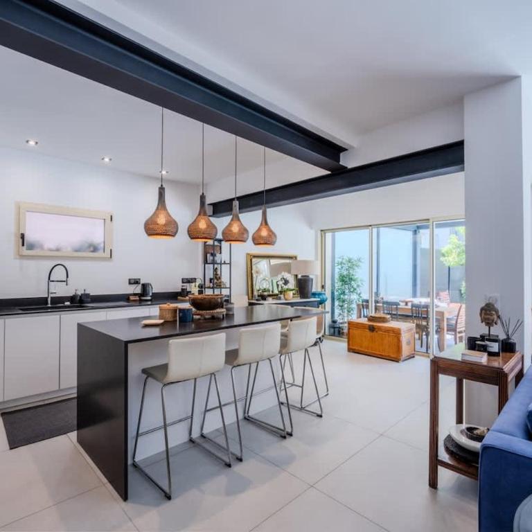 Maison de Ville avec Piscine & Jardin à 5 min de Cannes - Villa - 5