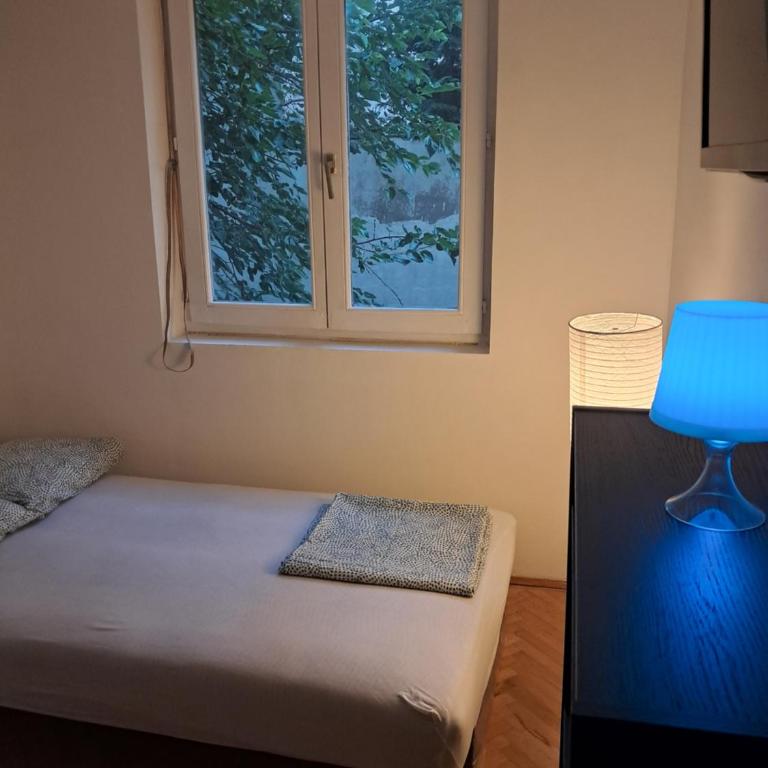 Quiet garden - One-Bedroom Apartment - 1