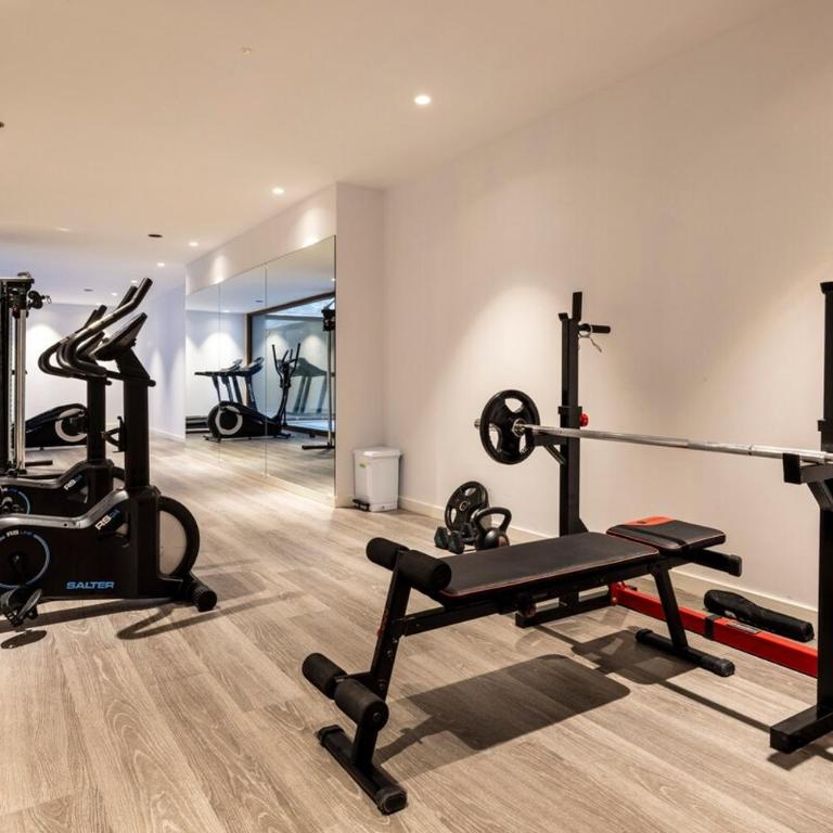 Luxury Mountain Stay in Andorra l A PIE DE DE LAS PISTAS DE ESQUÍ l Incluye Gimnasio Piscina y Sauna en el mismo edificio l by BonesVacances - Three-Bedroom Apartment - 4