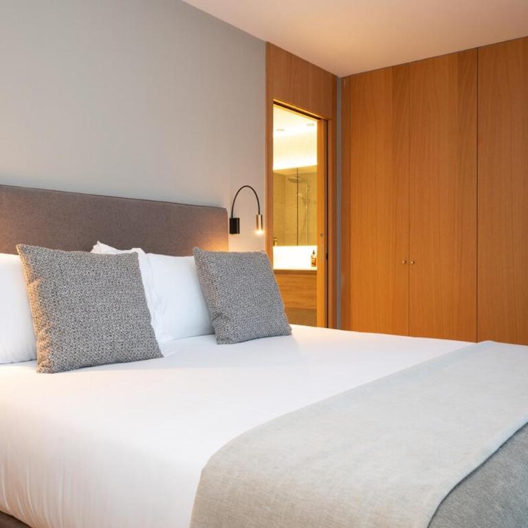 Luxury Mountain Stay in Andorra l A PIE DE DE LAS PISTAS DE ESQUÍ l Incluye Gimnasio Piscina y Sauna en el mismo edificio l by BonesVacances - Three-Bedroom Apartment - 24