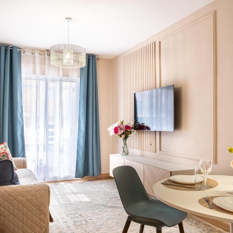 En el centro a 7 min del mar - Apartamento de 2 dormitorios - 1