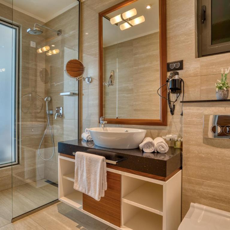Boutique Hotel R Palazzo - Superior Queen Room - 5