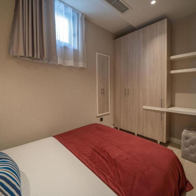 Boutique Hotel R Palazzo - Two-Bedroom Apartment with Sea View - 8