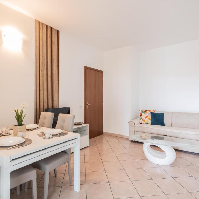 Vicino al Mare - Comodo per 5 - WiFi e Parcheggio Privato - Two-Bedroom Apartment - 1