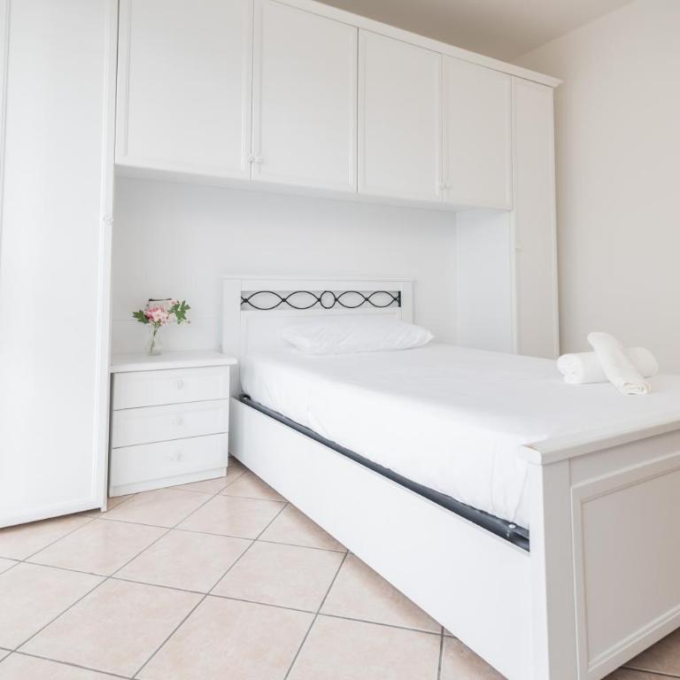 Vicino al Mare - Comodo per 5 - WiFi e Parcheggio Privato - Two-Bedroom Apartment - 9