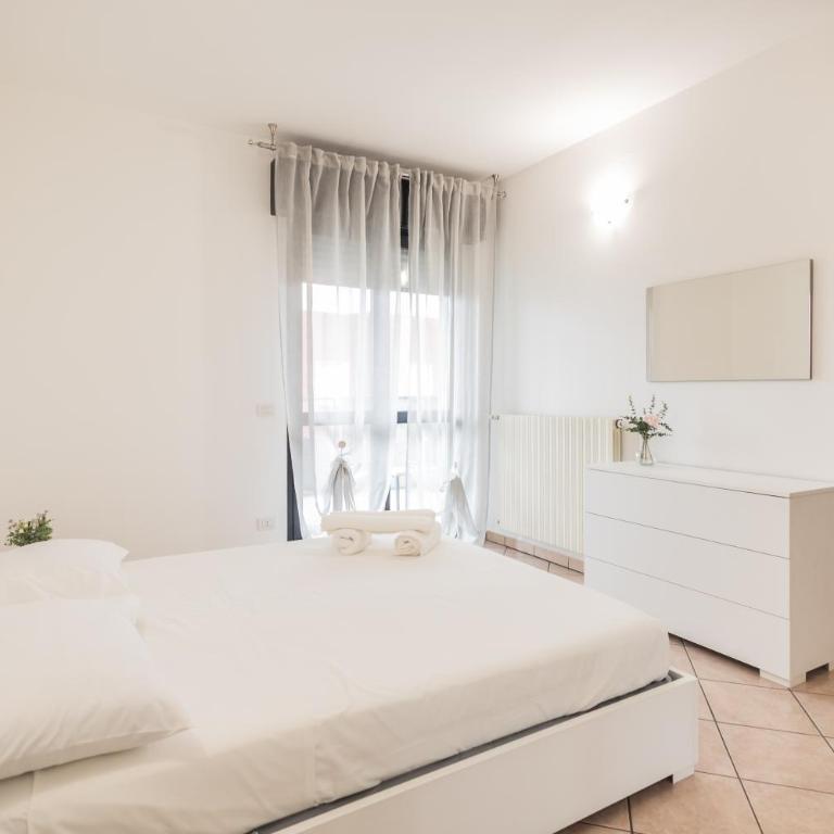 Vicino al Mare - Comodo per 5 - WiFi e Parcheggio Privato - Two-Bedroom Apartment - 2