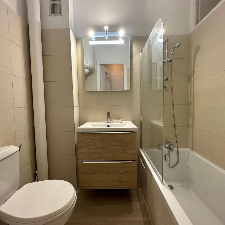 Studio cosy avec balcon - Tramway au pied, proche centre - Appartement 1 Chambre - 2