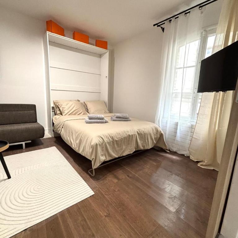 Champs-Elysées - One-Bedroom Apartment - 8