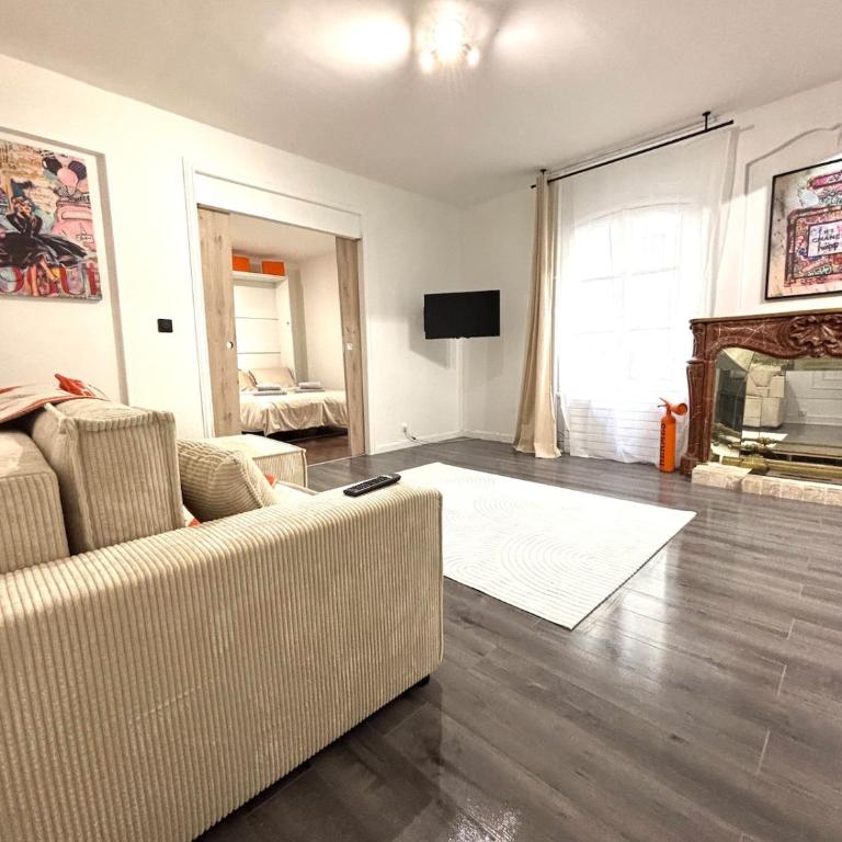 Champs-Elysées - One-Bedroom Apartment - 1