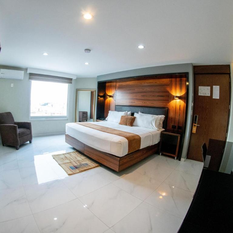 Hotel Dali Plaza Ejecutivo - Superior King Room - With View - 8