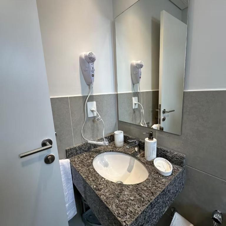 Apartmento con piscina y gimnasio en Asunción - One-Bedroom Apartment - 17