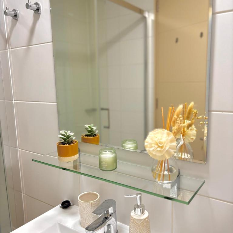 Moderno y exclusivo depto con vista a la laguna grande - Apartamento de 2 dormitorios - 16