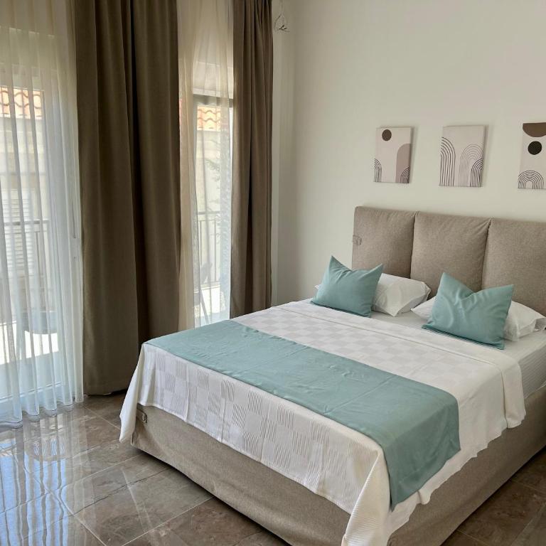 Casa M- Studio #1 - Brand New - Deluxe Queen Studio - 2