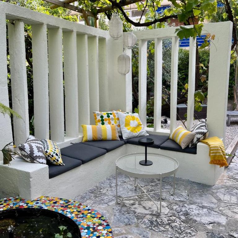 Magical Villa with Secluded Garden - Beach, Port & Centre - Villa 3 Chambres - 6