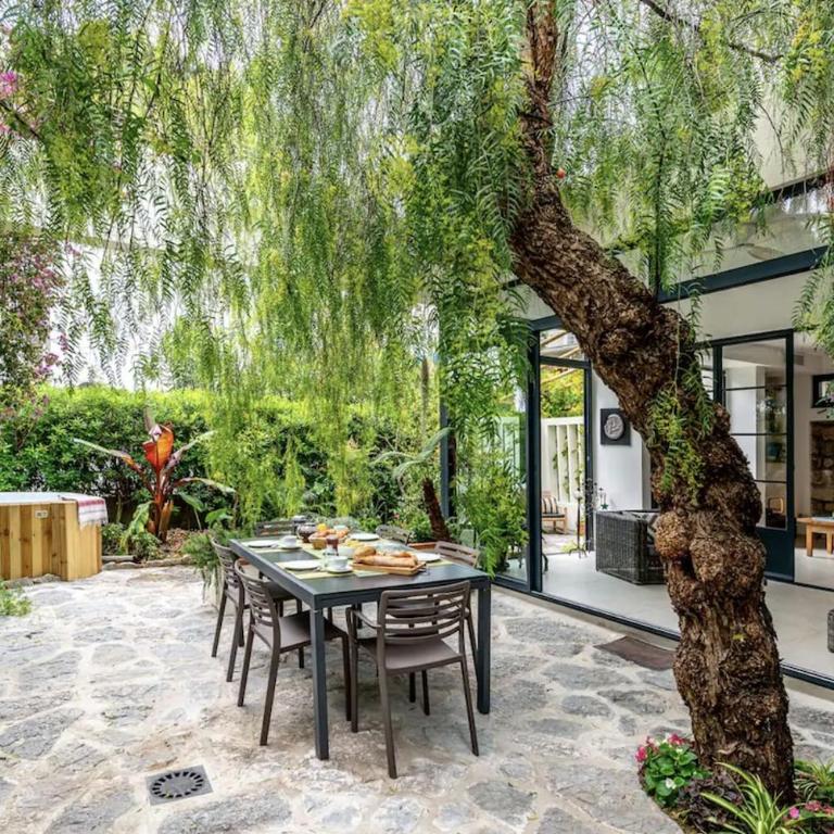 Magical Villa with Secluded Garden - Beach, Port & Centre - Villa 3 Chambres - 12