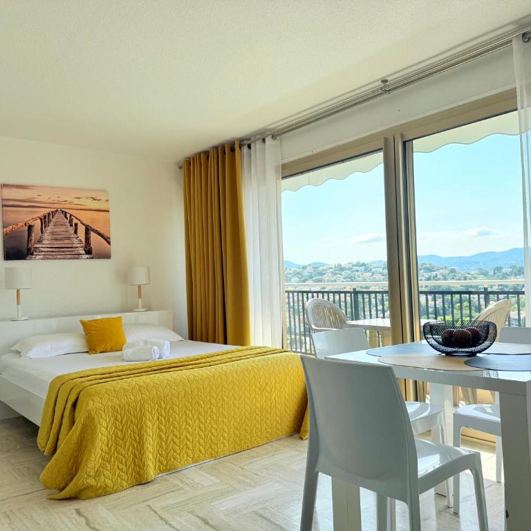 My Resid Appart Cannes Marina Montagne vue - Studio - Vue sur Montagne - 3