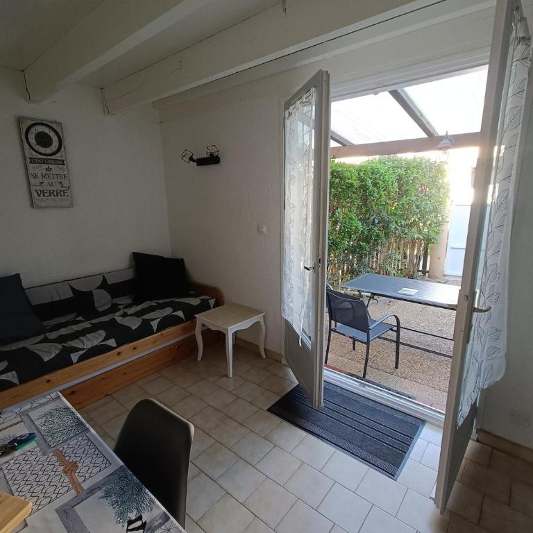 Maison climatisée au bord de l'étang de Thau - résidence avec piscine - Appartement 2 Chambres avec Balcon et Terrasse - 2