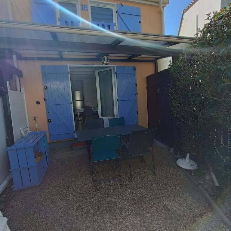Maison climatisée au bord de l'étang de Thau - résidence avec piscine - Appartement 2 Chambres avec Balcon et Terrasse - 25