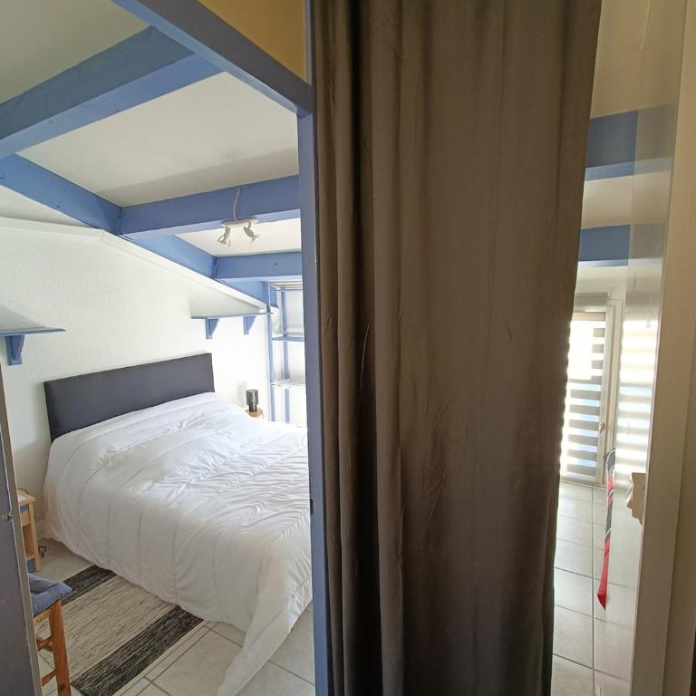 Maison climatisée au bord de l'étang de Thau - résidence avec piscine - Appartement 2 Chambres avec Balcon et Terrasse - 15