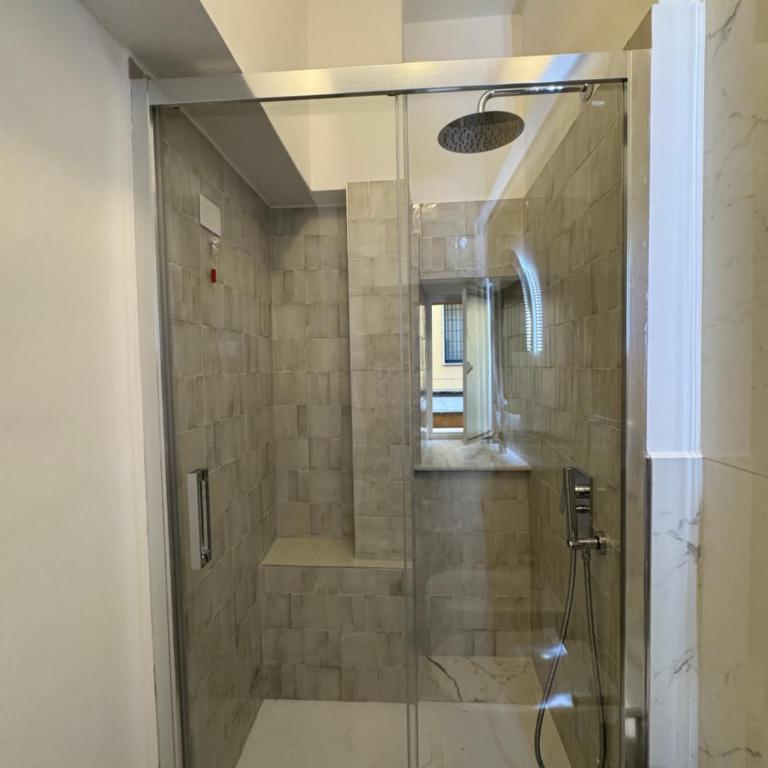 Suite 41 - Camera Matrimoniale con Bagno Privato Esterno - 6