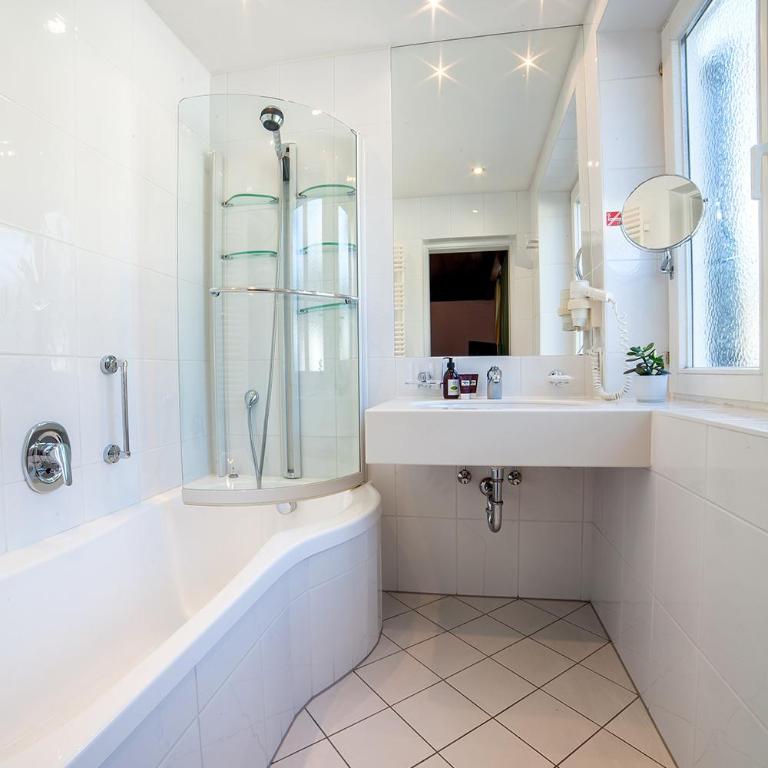 Boutique Hotel Olympia B&B - Familienzimmer mit Balkon - 4