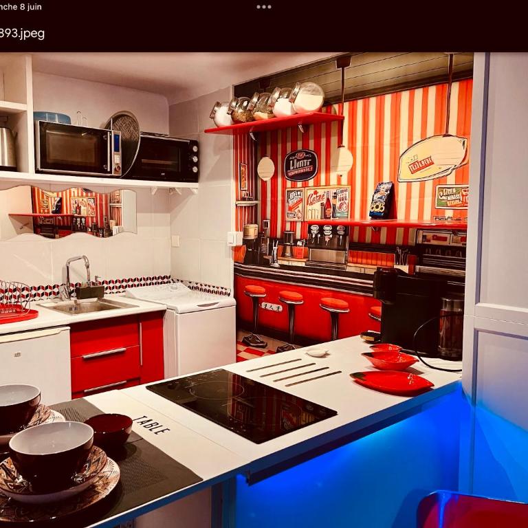 Studio atypique central mais calme, quartier VIP, plage 50m - Appartement 1 Chambre - 26