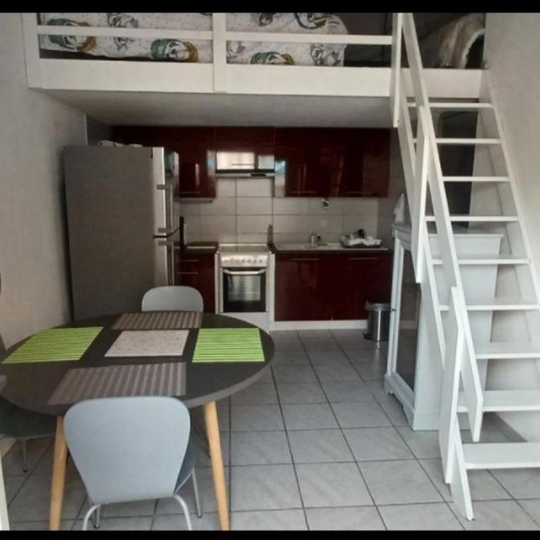 Joli petit pavillon climatisé 50 m de la mer - Maison 1 Chambre - 10