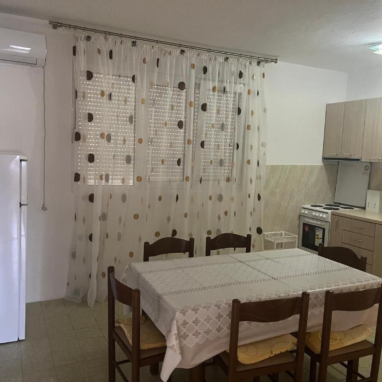 Nikolić Apartmani - Apartman sa 2 Spavaće Sobe - 2
