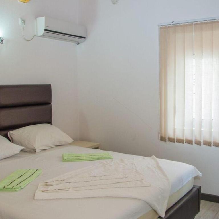 Lotos - family stan - Apartman s 2 Spavaće Sobe sa Balkonom i Terasom - 3