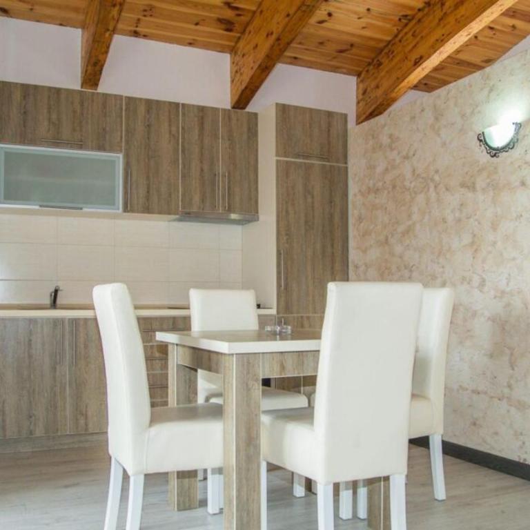 Lotos - family stan - Apartman s 2 Spavaće Sobe sa Balkonom i Terasom - 5