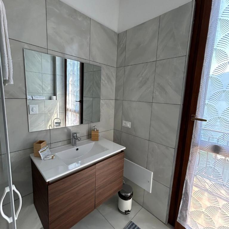 Lake's Feeling Apartment with Terrace on Lake Como - One-Bedroom Apartment - 15