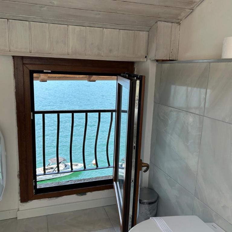 Lake's Feeling Apartment with Terrace on Lake Como - One-Bedroom Apartment - 24