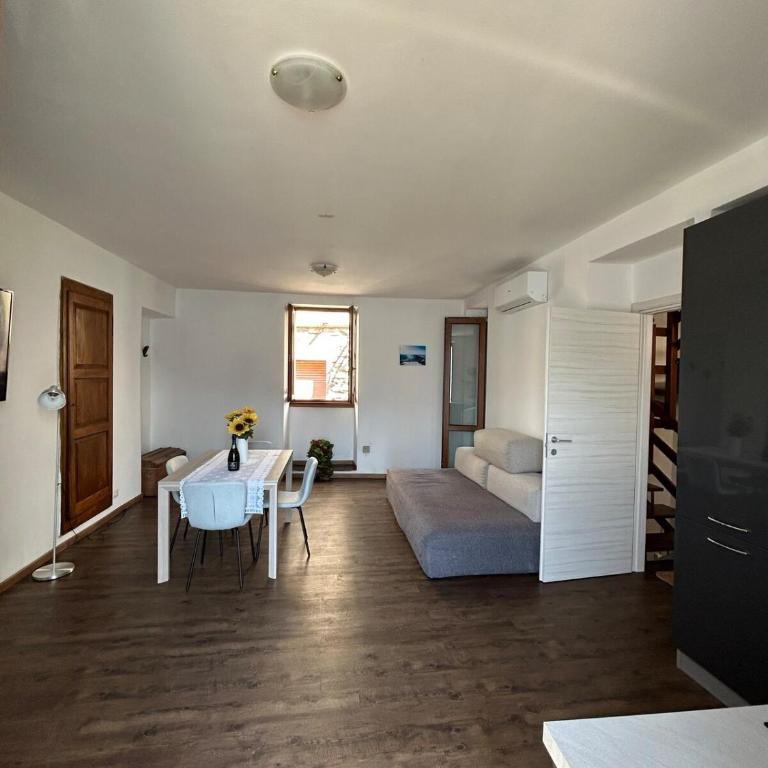 Lake's Feeling Apartment with Terrace on Lake Como - One-Bedroom Apartment - 5