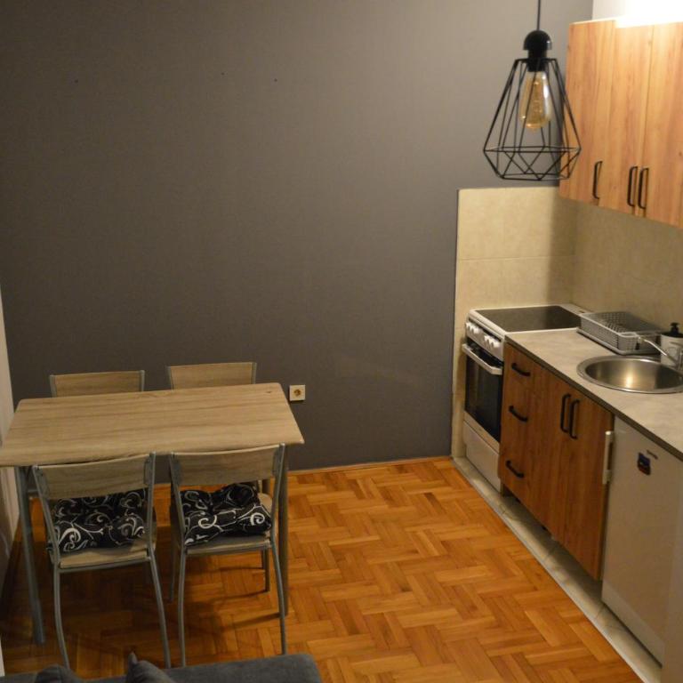 Laki Studio Apartman - Apartman sa 1 Spavaćom Sobom - 2
