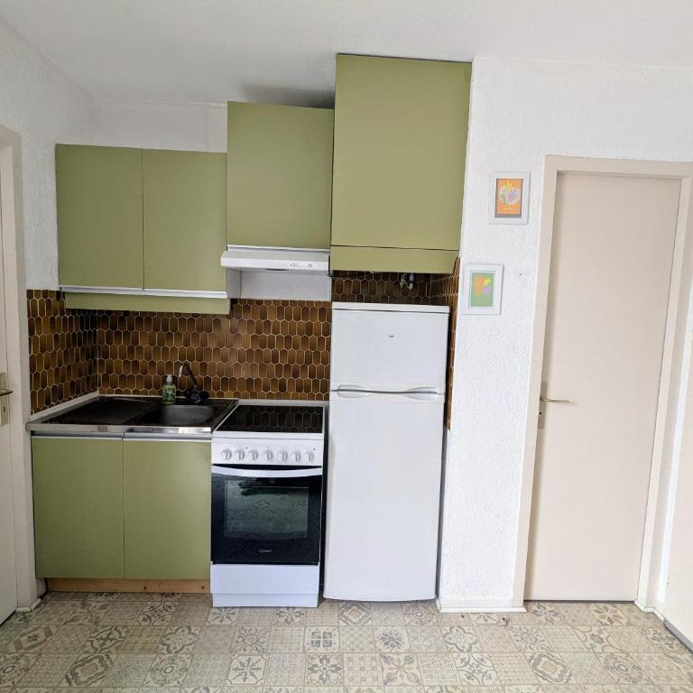 T2 climatisé avec terrasse à 200m de la plage - Apartamento de 1 dormitorio - 4